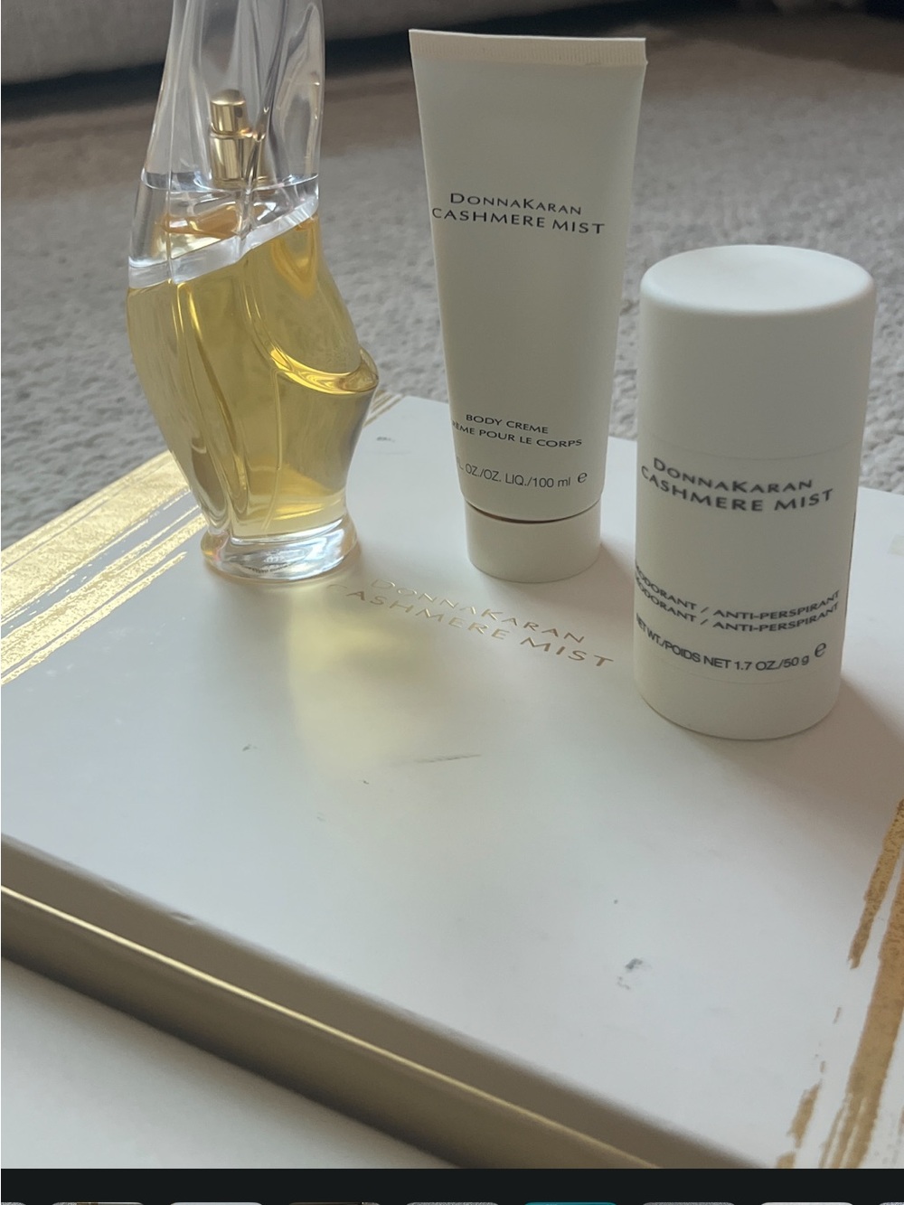 Donna Karan Cashmere Mist Gift Set - Picture 6 of 10